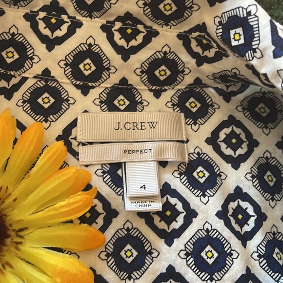 🌺 J.Crew; “Perfect,” Long-Sleeved, Button Down, Intricate Design Shirt; Sz. 4! - Picture 2 of 10
